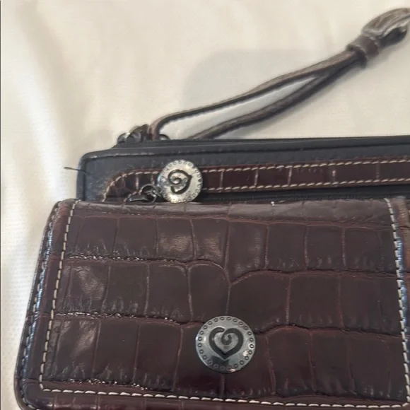 Brighton Vintage Black and Brown Crossbody Bag with Adjustable Straps - Picture 5 of 6